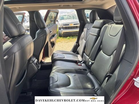 Used 2017 Jeep Cherokee High Altitude AWD/4WD image 41
