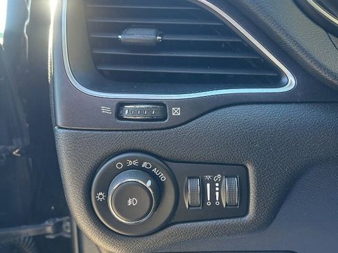 Used 2019 Jeep Cherokee Trailhawk w/ Cold Weather Group image 22