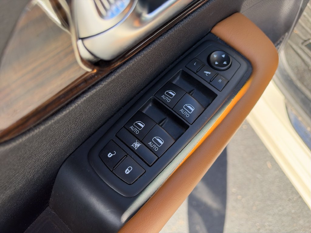 Used 2021 Chrysler Pacifica Pinnacle AWD/4WD image 13