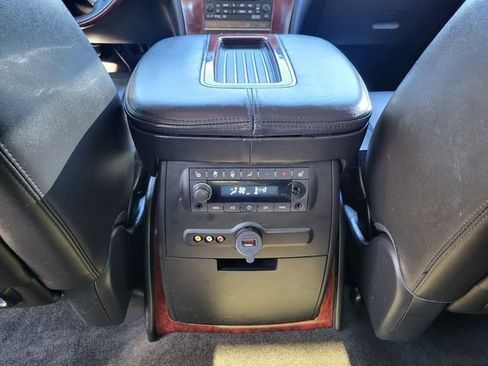 Used 2013 Cadillac Escalade Premium image 14