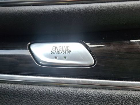 Used 2018 Buick Enclave Essence FWD image 31