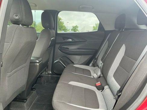Used 2024 Chevrolet TrailBlazer LT w/ Driver Confidence Package FWD image 33
