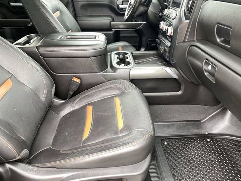 Used 2021 GMC Sierra 2500 AT4 w/ AT4 Premium Plus Package AWD/4WD image 9