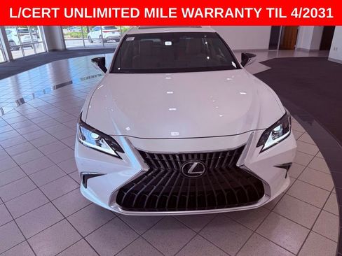 Used 2025 Lexus ES 300h w/ Technology Package FWD image 2