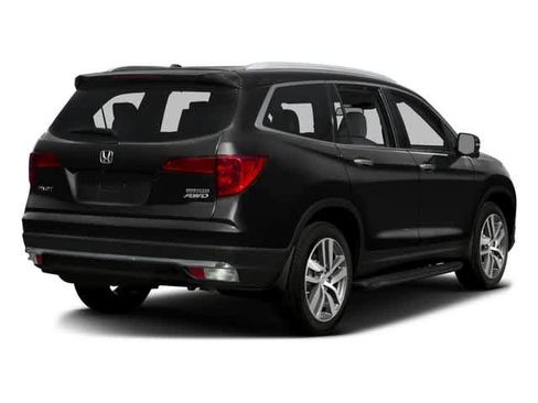 Used 2016 Honda Pilot Touring image 2