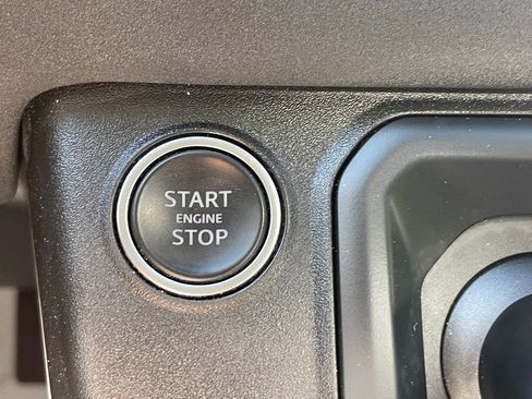 Used 2023 Land Rover Defender 110 S AWD/4WD image 31