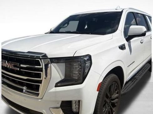 Used 2023 GMC Yukon XL SLT w/ SLT Premium Package AWD/4WD image 11