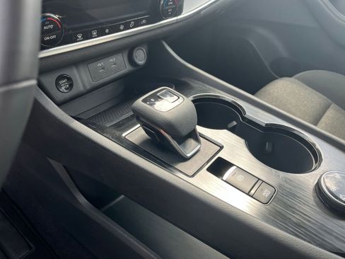 Used 2025 Nissan Rogue SV image 43