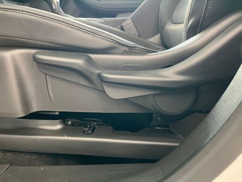 Used 2025 Buick Encore GX Preferred AWD/4WD image 22