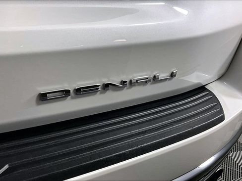 Certified 2023 GMC Yukon Denali Ultimate AWD/4WD image 23