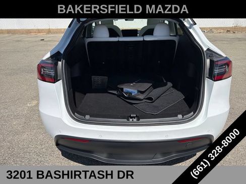 Used 2022 Tesla Model Y Long Range AWD/4WD image 24