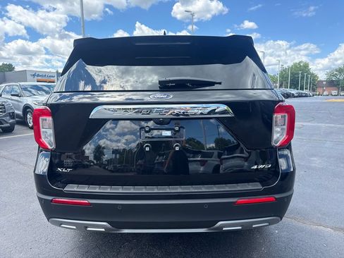 Used 2023 Ford Explorer XLT w/ Equipment Group 202A AWD/4WD image 8