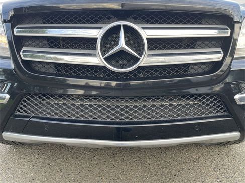 Used 2012 Mercedes-Benz GL 450 4MATIC image 32