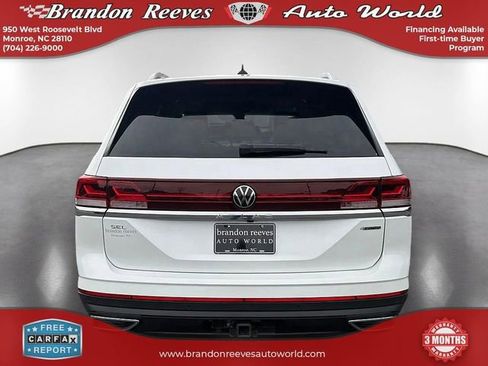 Used 2024 Volkswagen Atlas SEL AWD/4WD image 7