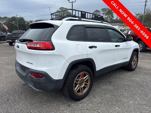 Used 2016 Jeep Cherokee Limited image 3
