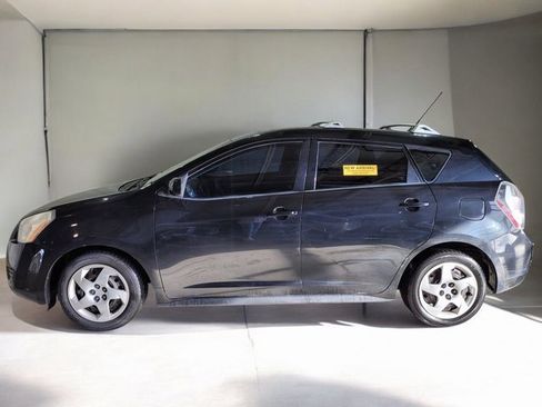 Used 2010 Pontiac Vibe Base image 10