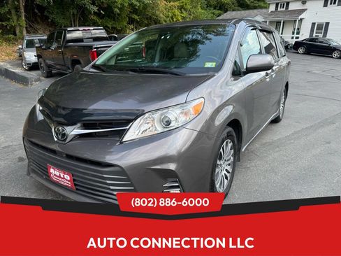 Used 2019 Toyota Sienna XLE image 1