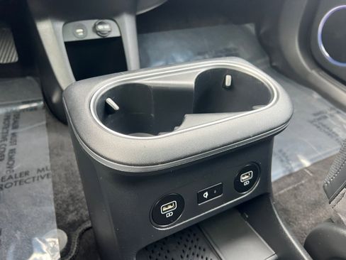 Used 2024 Hyundai Ioniq 5 Limited image 32