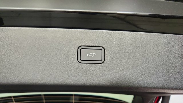 New 2026 Volvo EX30 Cross Country Ultra w/ Protection Package Premier AWD/4WD image 39