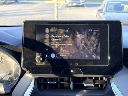 Used 2023 Toyota Venza LE image 24