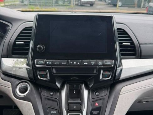 Used 2018 Honda Odyssey EX-L image 18