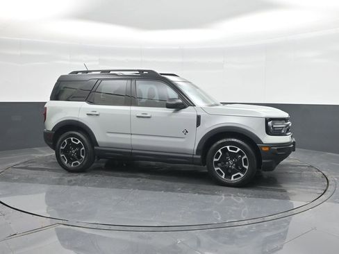 Used 2023 Ford Bronco Sport Outer Banks w/ Tech Package AWD/4WD image 11
