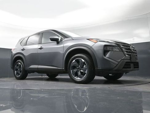 Used 2024 Nissan Rogue SV image 35