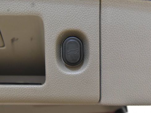 Used 2016 GMC Yukon SLT w/ HD Trailering Package image 34