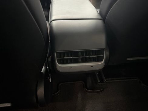 Used 2022 Tesla Model Y Long Range AWD/4WD image 20