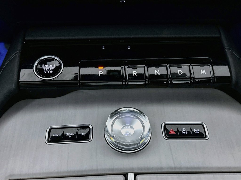 Used 2025 Lincoln Navigator Reserve w/ Jet Appearance Package AWD/4WD image 17