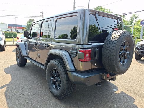 Used 2019 Jeep Wrangler Unlimited Sahara w/ Quick Order Package 24M Moab AWD/4WD image 4