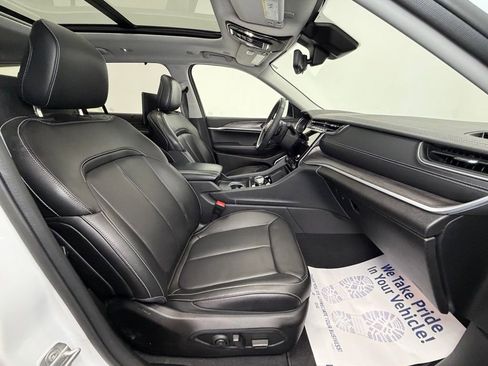 Used 2024 Jeep Grand Cherokee L Limited w/ Rear Seat Video Group I image 12