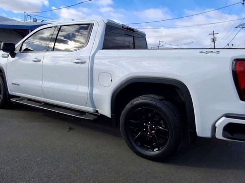 Used 2022 GMC Sierra 1500 Elevation w/ Elevation Premium Package image 4