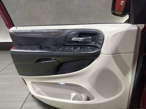 Used 2018 Dodge Grand Caravan SE w/ UConnect Hands-Free Group FWD image 20