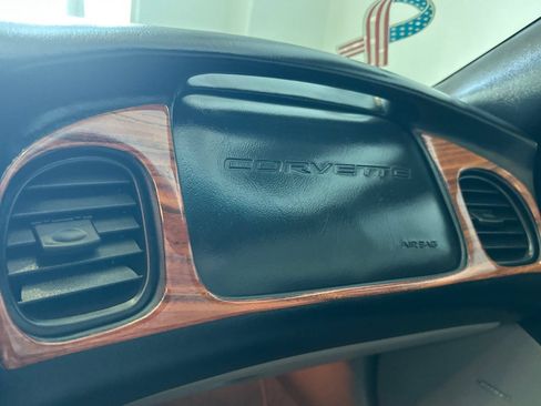 Used 1997 Chevrolet Corvette Coupe RWD image 25
