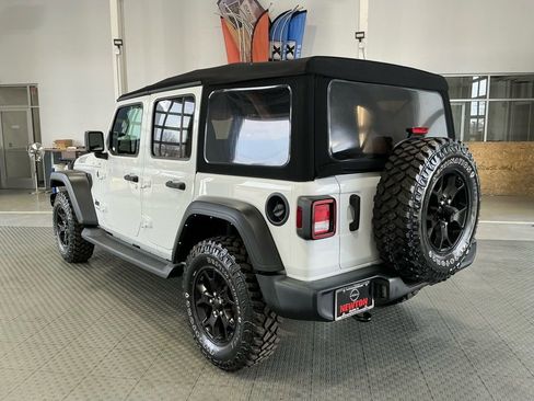 Used 2022 Jeep Wrangler Unlimited Sport image 35