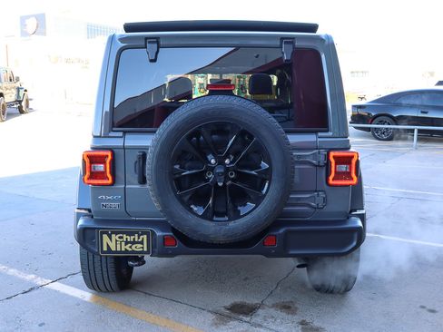 Used 2021 Jeep Wrangler Unlimited Sahara w/ Safety Group image 13