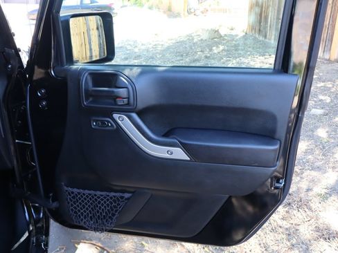 Used 2017 Jeep Wrangler Unlimited Sahara w/ Trailer Tow Group AWD/4WD image 26