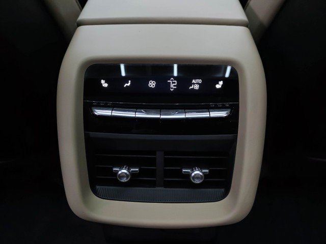 Used 2025 Cadillac Lyriq Luxury w/ Nappa Leather Package AWD/4WD image 19