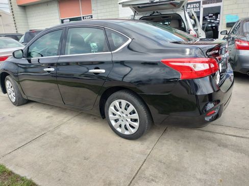 Used 2018 Nissan Sentra S FWD image 3