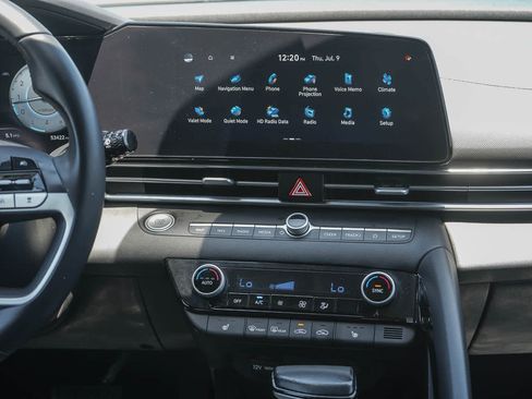 Used 2024 Hyundai Elantra Limited FWD image 13