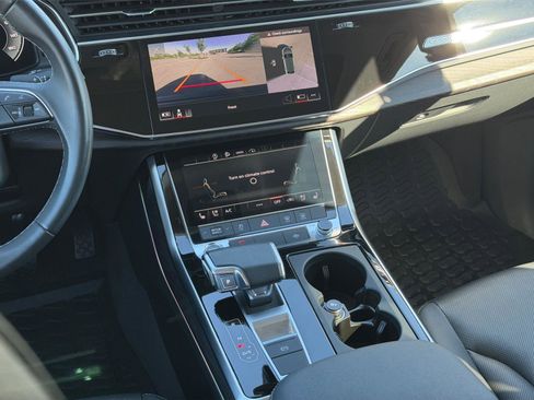 Used 2022 Audi Q8 Premium Plus w/ Premium Plus Package image 47