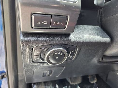 Used 2017 Ford F150 Lariat w/ Equipment Group 502A Luxury AWD/4WD image 14