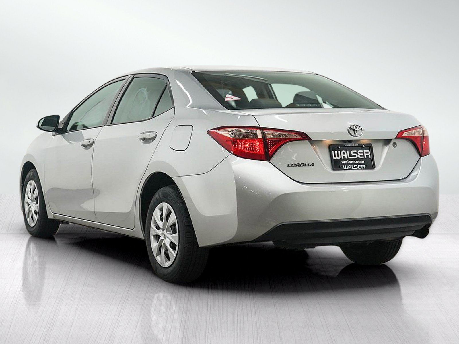 Used 2017 Toyota Corolla L FWD image 3