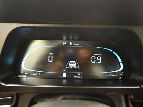 Used 2025 Hyundai Elantra Sport FWD image 15