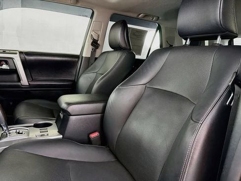 Used 2017 Toyota 4Runner Limited AWD/4WD image 31