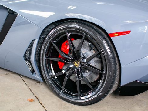 Used 2013 Lamborghini Aventador LP 700-4 image 23