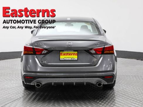 Used 2024 Nissan Altima 2.5 SV w/ SV Premium Package image 6