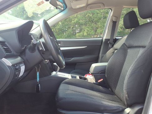 Used 2011 Subaru Outback 2.5i AWD/4WD image 8