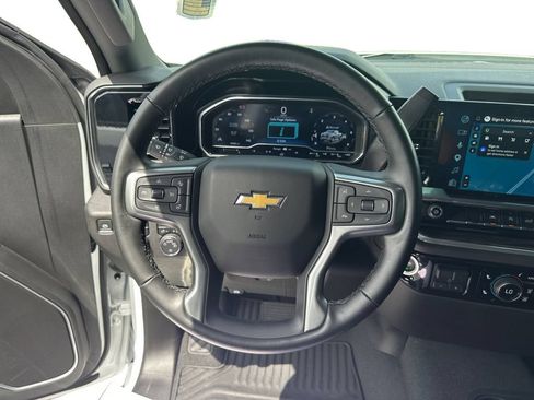 Used 2025 Chevrolet Silverado 1500 LT w/ Z71 Off-Road Package AWD/4WD image 12
